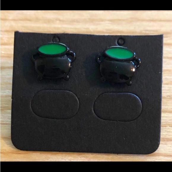 New Black Witches Pot Earrings - Picture 2 of 5